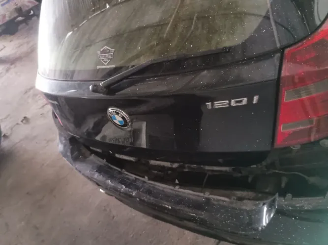 Vendo tampa da mala da BMW 120i 