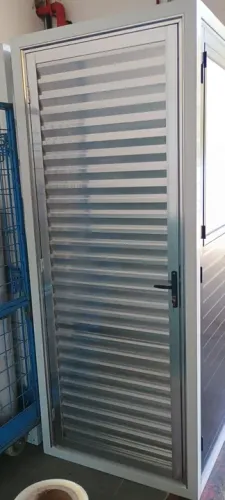 porta para banheiro aluminio brilhante palheta