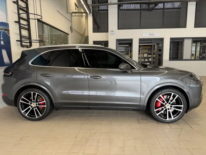 Porsche Cayenne S V8 2024