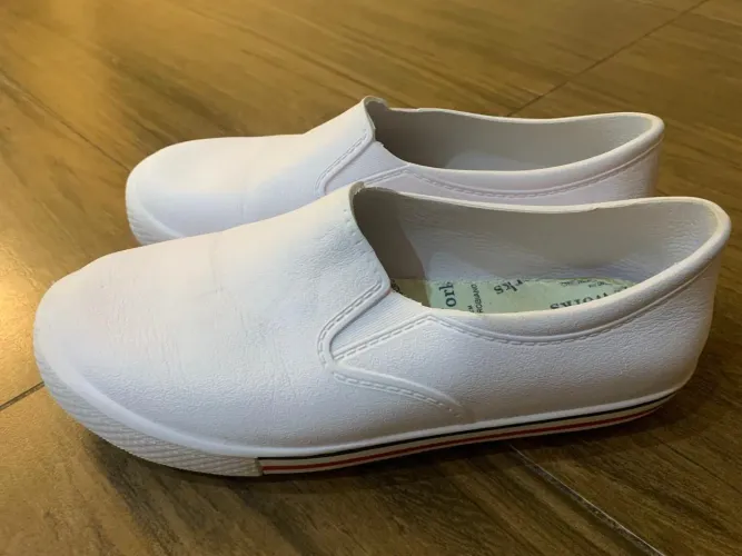 Sapato cirúrgico branco tamanho 39/40