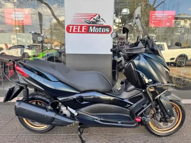 YAMAHA XMAX 2024