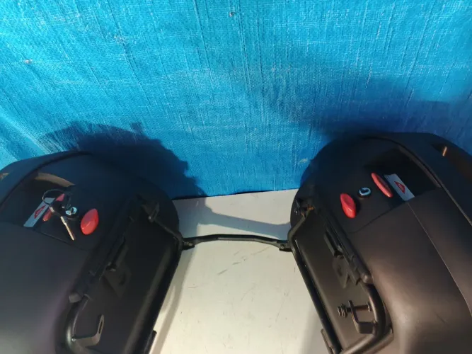 Bauleto Lateral Preto 35V Givi para motos