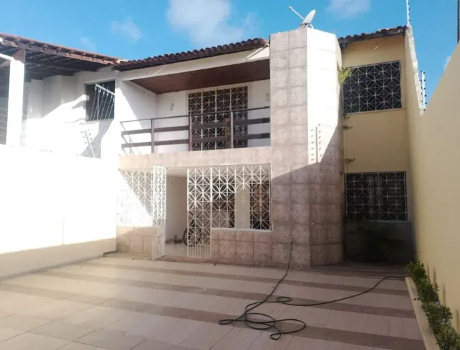 Casa com 4 dormitórios à venda, 151 m² por R$ 650.000,00 - Parque Manibura - Fortaleza/CE