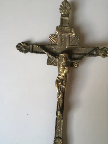 Crucifixo de bronze 