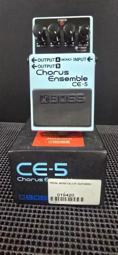 Pedal Chorus Boss CE-5 (aceito trocas)