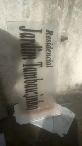 Fabricamos placas de vidro