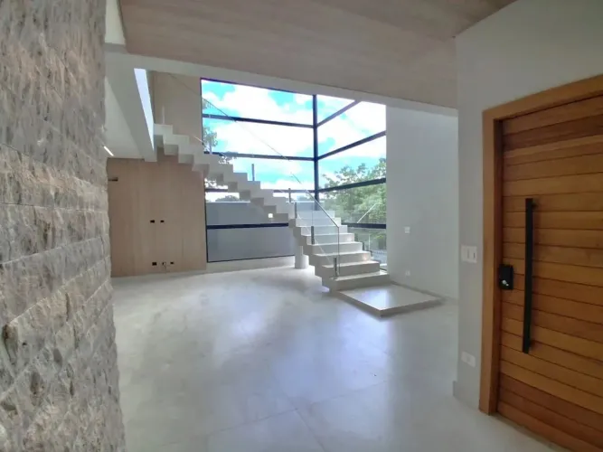VILLE CAMPESTRE - R$ 3.600.000 - Casa à venda, 3 suítes com sacadas, 319m², 3 vagas - Lond