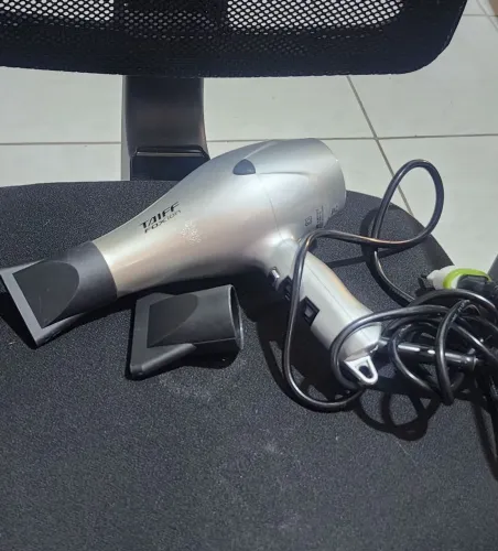 Vendo secador de cabelo profissional Taiff 2000W