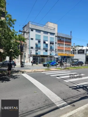 Apartamento 1Dormitório desocupado na Venâncio Aires piso parquêt ensolarado área de servi