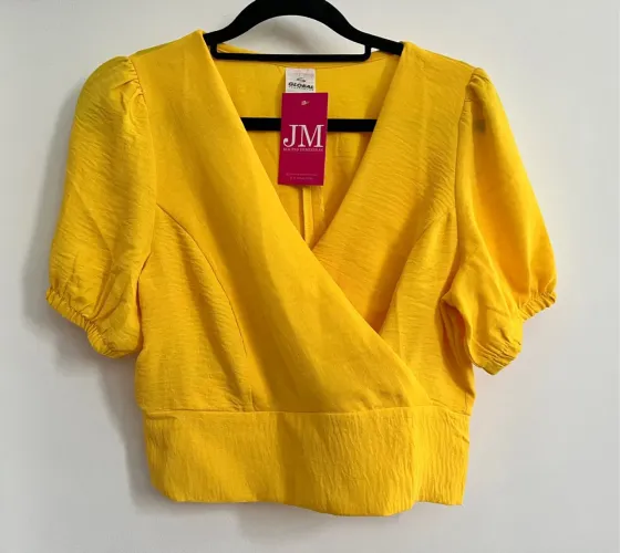 Blusa cropped Amarela Feminina com Manga Bufante