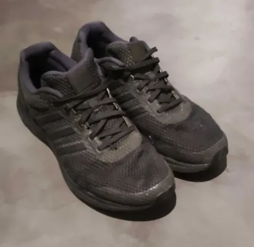 Adidas Core Racer Black on Black Bounce