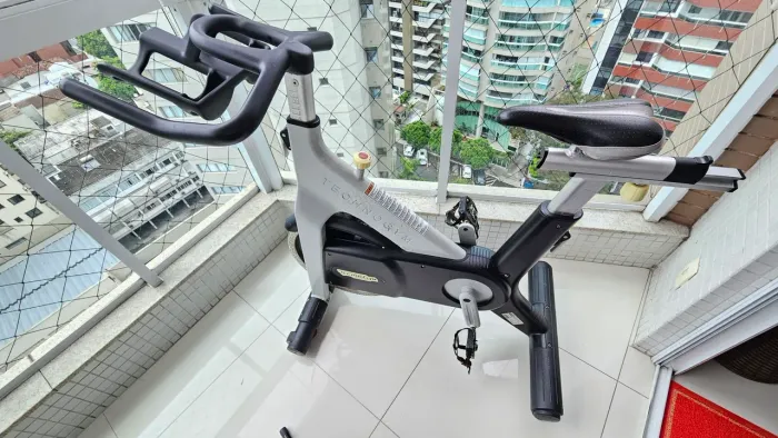BIKE PARA SPINNING TECHNOGYM 