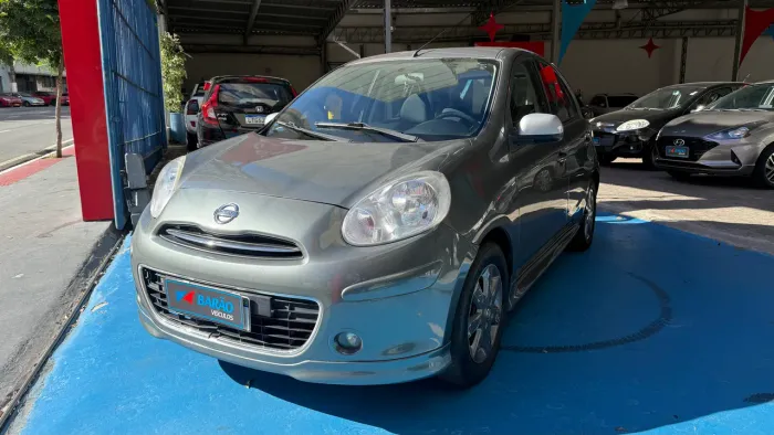 Nissan March SR 1.6 16V Flex Fuel 5P 2014