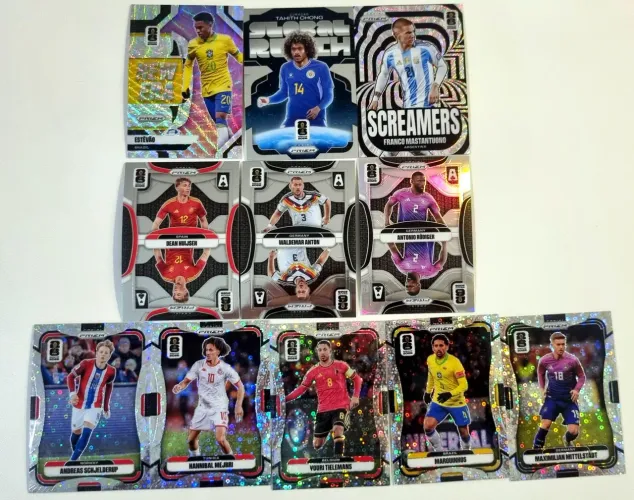 Lote exclusivo com 11 cartas da coleção Panini Prizm