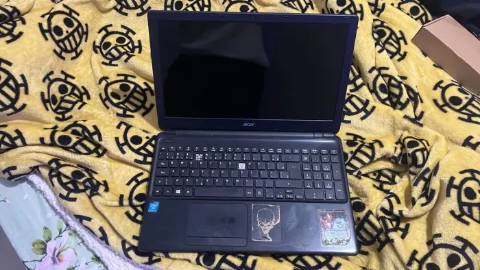Notebook Acer Aspire E5-411 Para Peças ou Conserto - Tela Quebrada