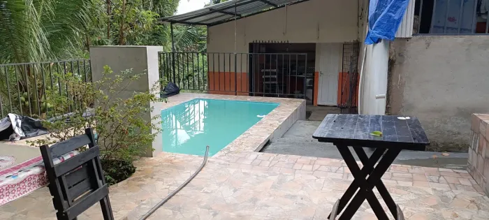 Sítio com igarapé e piscina 