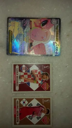 Figurinhas Legend e Carta Pokemón