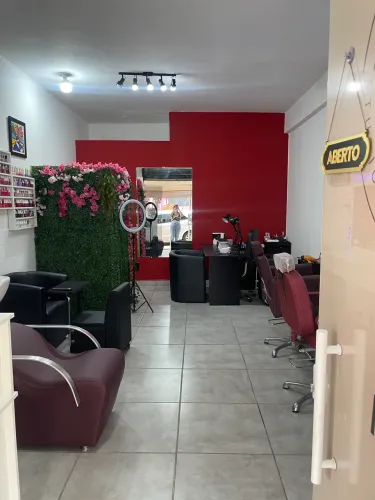 Aluga- se cadeira para manicure