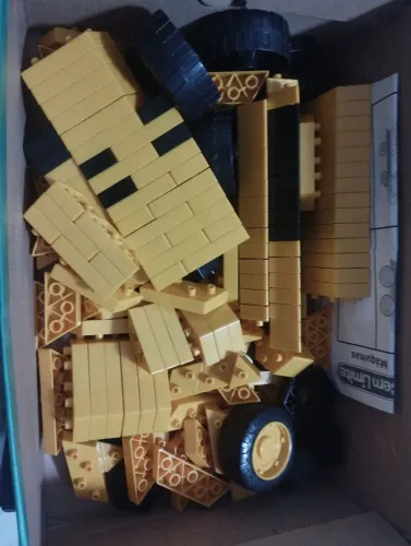 Peças para construir caminhão e escavadeira de brinquedo (com manual)