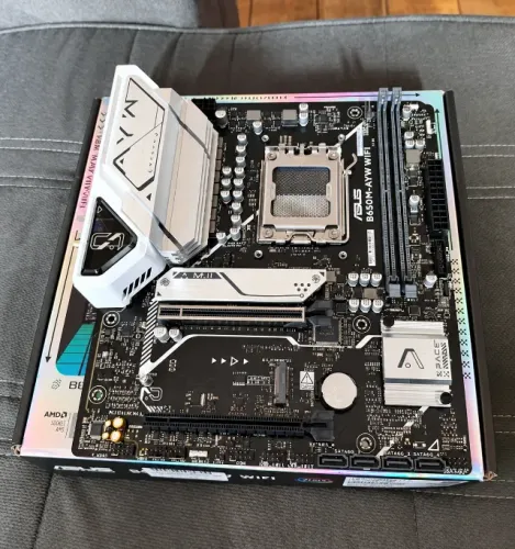 Placa-mãe Asus B650m-ayw Wifi Matx Am5 Ddr5 Pcie 5.0 Wifi 6e