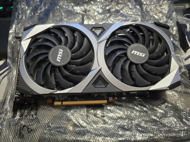 Placa de video AMD RX6600 XT LEIA