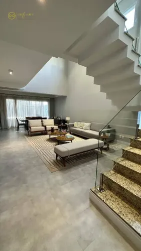 Casa de Condomínio com 4 suítes, sendo 1 máster à venda, 350 m² por R$ 2.100.000 - Condomí