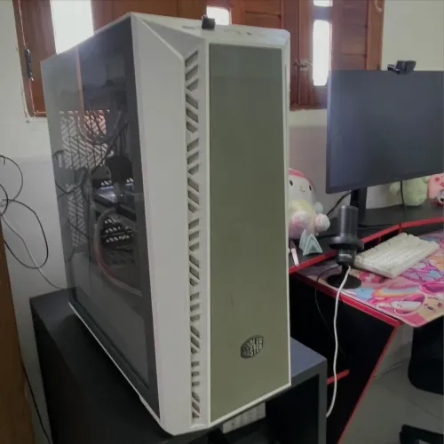 Gabinete cooler master master box 520 mesh