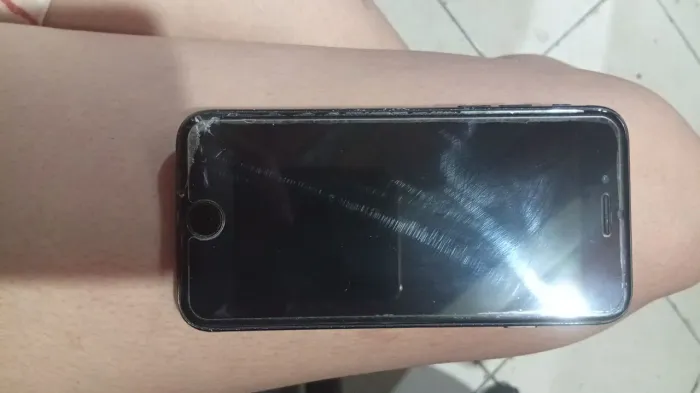 iPhone 7 Preto - No Estado / Para Retirada de Peças ou Conserto