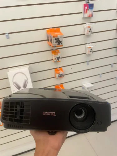 Projetor Benq - garantia 6 meses - loja física 