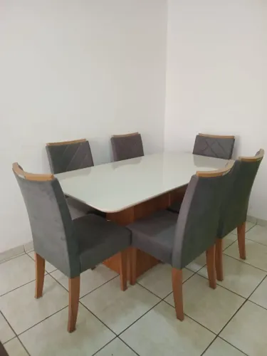 Mesa Retangular (tampo de madeira chanfrado com vidro) + 6 cadeiras estofadas