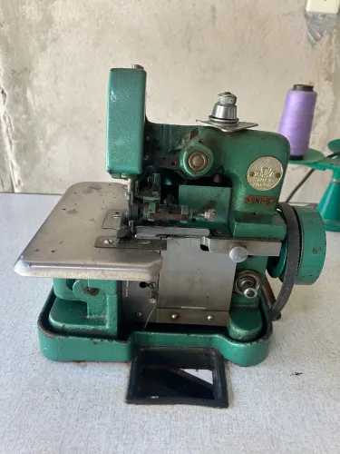 Máquina de costura 