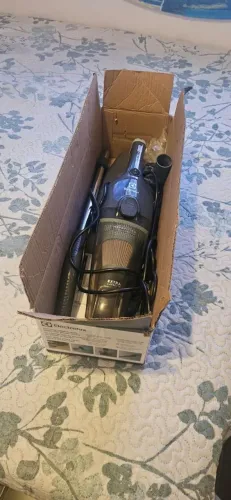Aspirador de pó Electrolux funcionando perfeitamente