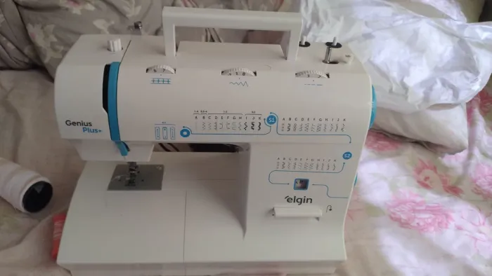 Máquina de costura Genius plus