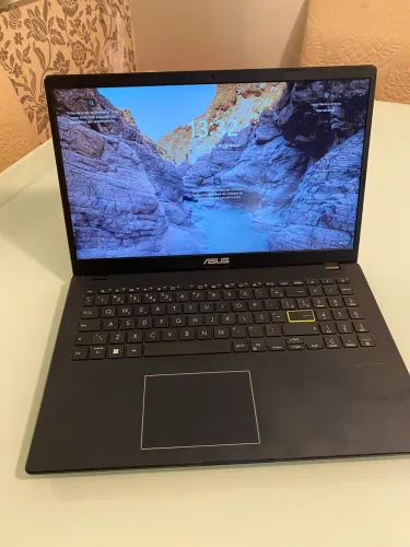 Notebook ASUS Funcionando Perfeitamente 