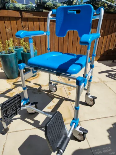CADEIRA DE BANHO E HIGIENICA PARA IDOSOS AZUL ATÉ 120KG