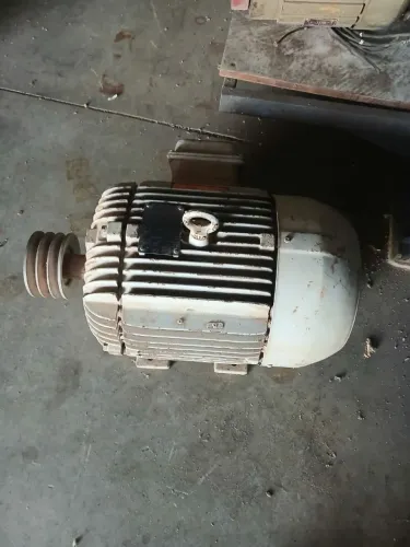 Motor trifásico 7.5 cv weg