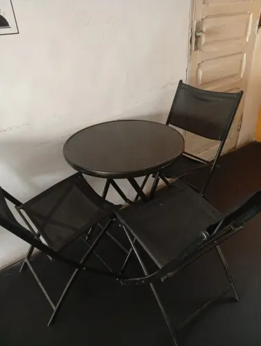 Conjunto Bistro 3 cadeiras e 1 mesa em tampo de vidro preto