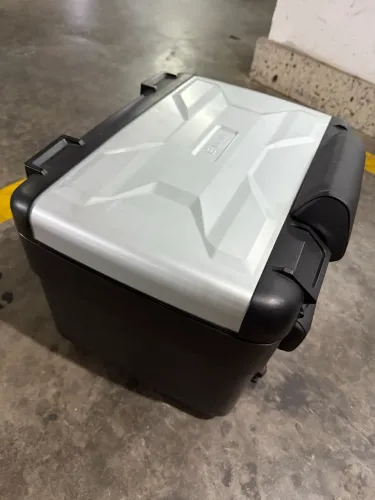 VENDO TOP CASE BMW EM ATÉ 12X SEM JUROS.