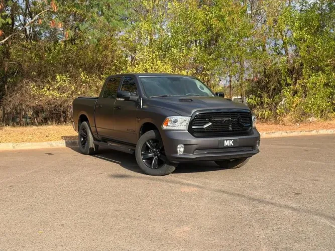 Ram Classic Laramie 5.7 V8 16V Gasolina 4X4 Aut. 2022
