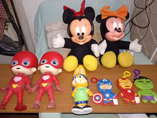 Lote de brinquedos