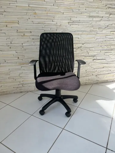 Cadeira de Escritório Semi Nova Ergonômica | Tela Mesh Executiva