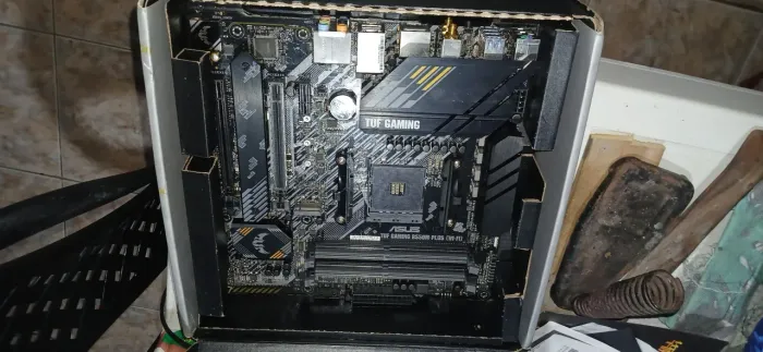 ASUS Tuf Gaming B550M-Plus Wi-Fi (Defeito)