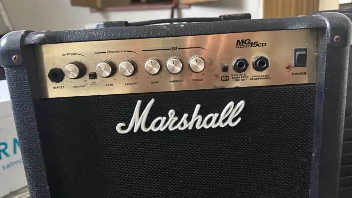 AMPLIFICADOR MARSHALL MG15CD BLACK