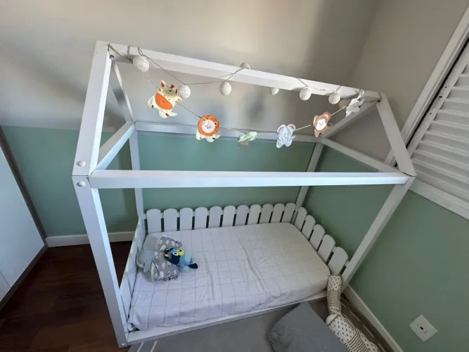 Mini cama montessoriana