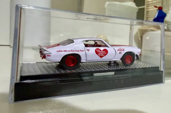 Camaro 1/64 M2 machine (coca-cola)