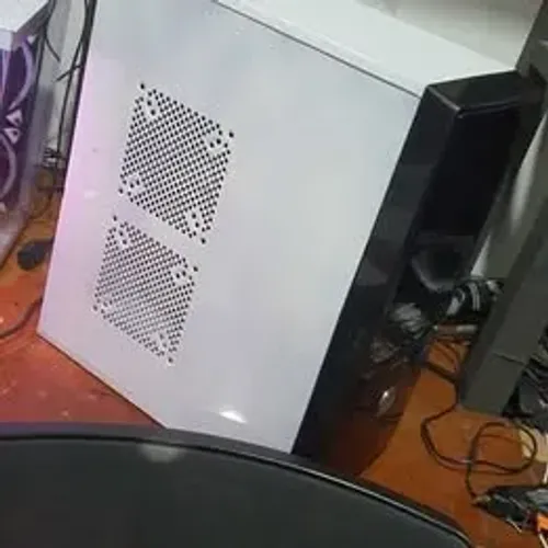 PC i3+8gb+placa de vídeo