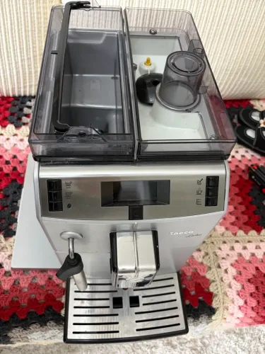 MÁQUINA DE CAFÉ SAECO LIRIKA À VENDA