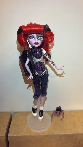 Operetta básica - Monster High 
