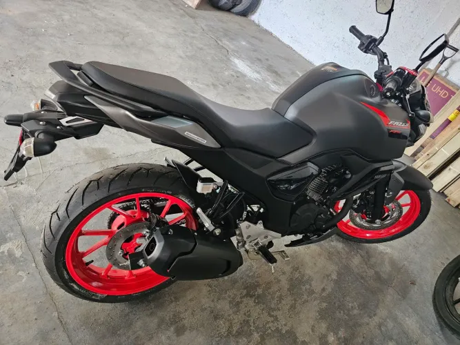 Oportunidade FZ15 baixíssima km!!!