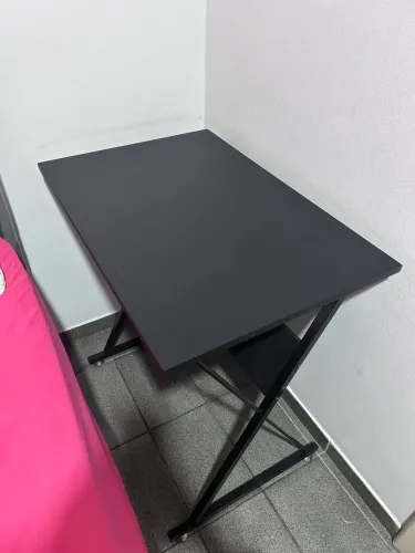 Mesa de estudo / home office em perfeito estado
